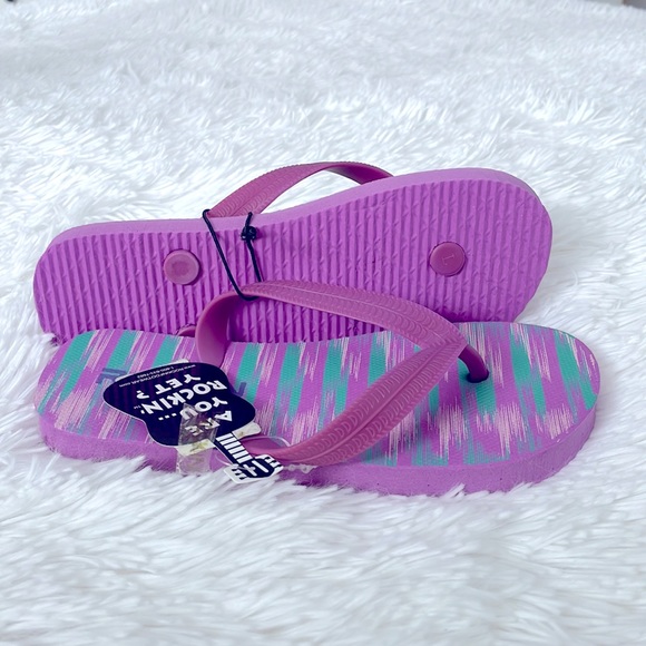 Girls flops! Size 13. NWT’s - Picture 2 of 3